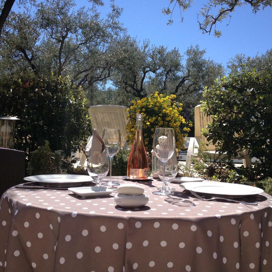 La Picholine En Provence Nyons Exterior foto